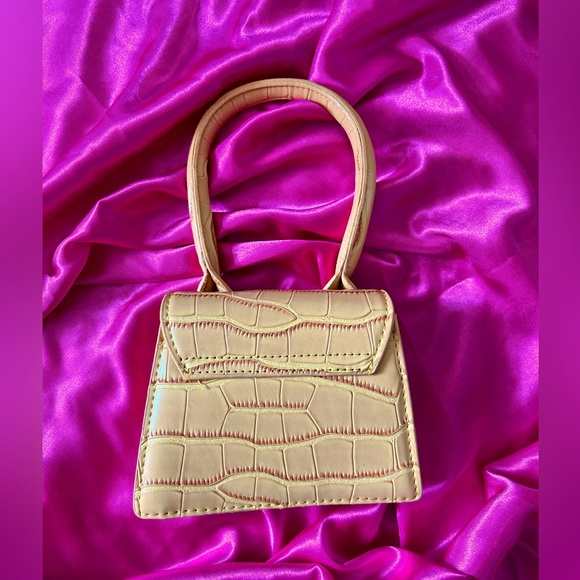 JACQUEMUS YELLOW CROC Le CHOUCHOU - Picture 3 of 5
